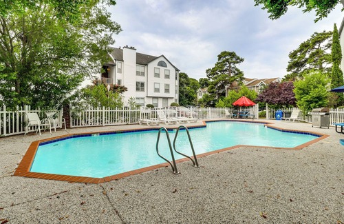 Northeast Virginia Beach Condo | Steps to Sand: Condo w/Pool in Virginia Beach!