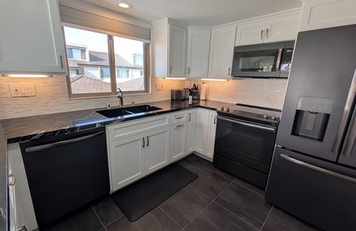 Hollywood Beach Apartment | Steps to Sand in Hollywood Beach