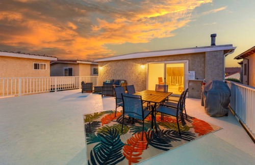 Oxnard Shores House | Steps To Sand Ocean Views, RoofDeck, Great Reviews