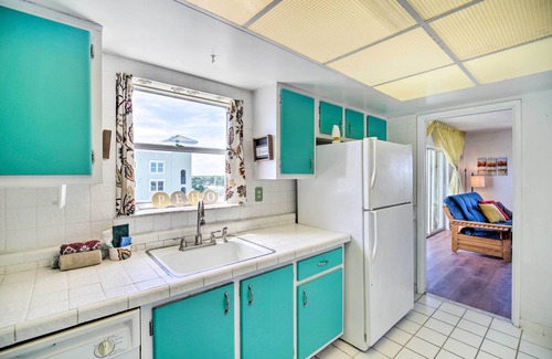 South Patrick Shores Condo | Steps to Sand: Satellite Beach Condo w/Views!