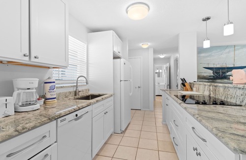Whitney Beach Condo | Steps to Sand & Sunset – Charming Condo at The Outrigger by RVA