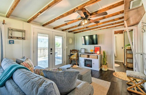 Surfside Beach House | Steps to Sand Surfside Beach Gem with Large Yard