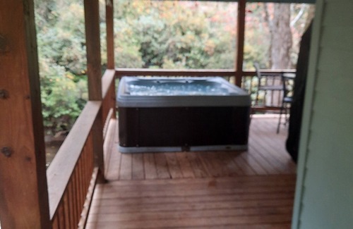 Hayesville Cabin | Steps to Shooting creek. FREE 2 bedrooms and game room if booked by Nov 1