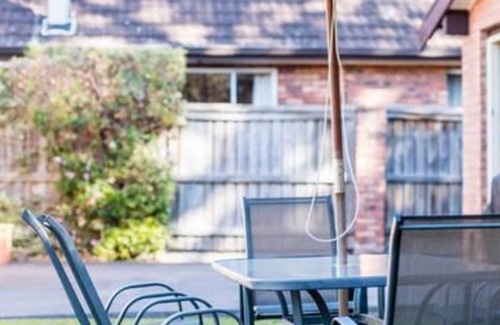 Wamberal House | Steps to Terrigal Beach