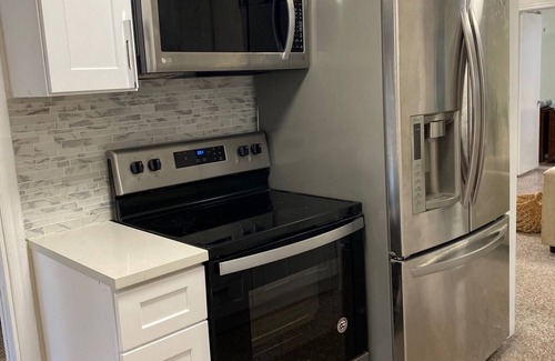 Deerfield Beach Cottage | Steps to the Beach 3 Bdr/2 kitchens, great backyard!