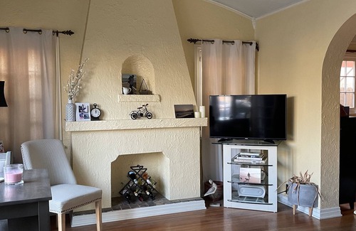 Belmont Shore House | Steps to the beach and shopping/dining. Spanish-style house with updated kitchen