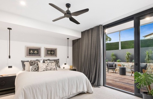 Mount Eliza House | Steps to the Beach and Village