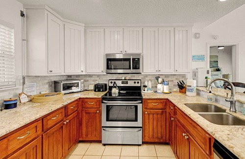 Terramar Beach House | Steps to the Beach-Endless Views, pet friendly