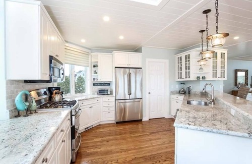 Mashpee House | Steps to the beach from in a seaside gated community rental home. RPMS030