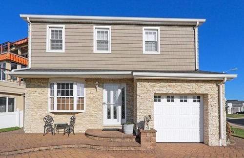 Southend House | Steps to the Beach in Brigantine - Sea Point - Beautiful Pool