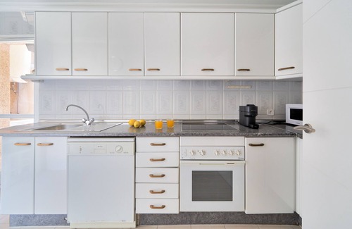 Guadalmar Apartment | Steps to the Beach: Spacious Apartment in Málaga