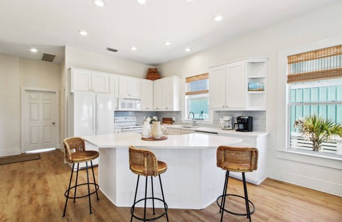 Morgantown House | Steps to the Beach - Gulf Views - Tennis & Pickleball - Swimming Pool