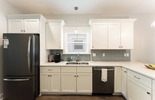 Mexico Beach House | Steps to the Beach and Shops | Pet Friendly
