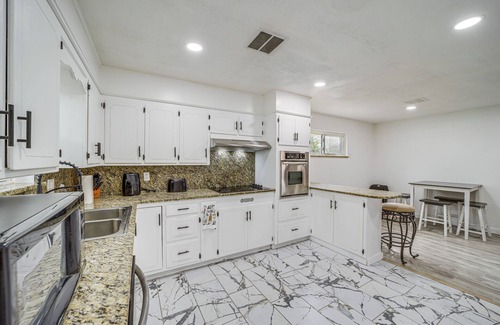 Eufaula House | Steps to the Lake: Eufaula Home w/Game Room!