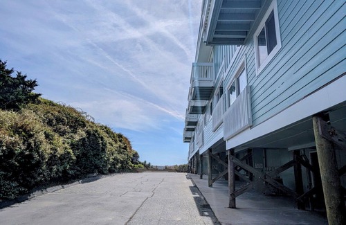 Pine Knoll Shores House | Steps to the beach! Hear the waves & feel the breeze! Your home away from home!