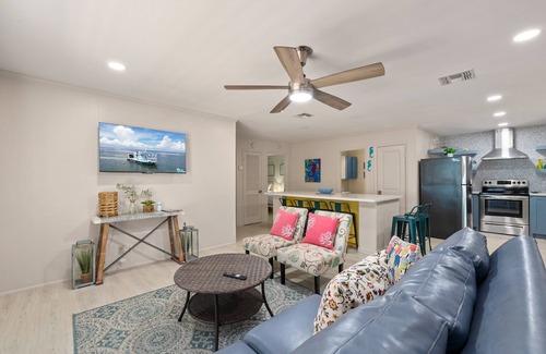 South Padre Island House | Steps to The Beach! Perfect Getaway, Private Pool!