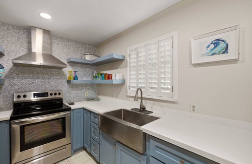 South Padre Island House | Steps to The Beach! Perfect Getaway, Private Pool!