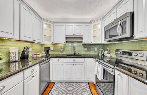 Lauderdale-by-the-Sea House | Steps to Beach, Private Pool + Walk to Dining & Nightlife, 15 Mins to Airport