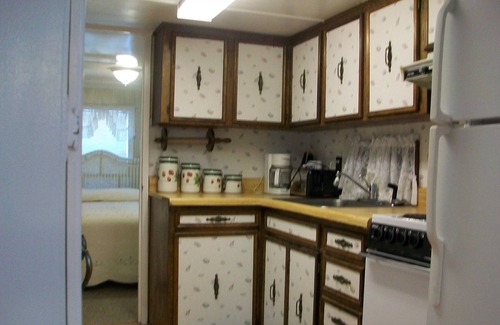 Myrtle Beach Cottage | STEPS-WATER PARK-BEACH ~2BR/2BA HOUSE~OCEAN LAKES~GOLF CART~WI FInM-50~Disc 10 %