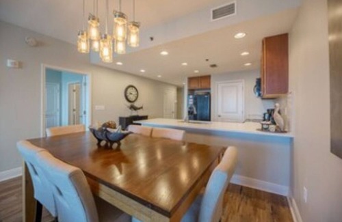 El Centro Beach Condo | Sterling Breeze 1402 Walk to Pier Parkn