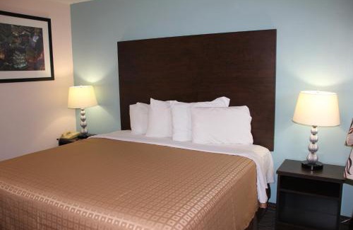 Niagara Falls Hotel | Sterling Inn near IAG Airport