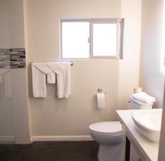 Newhall Hotel | Sterling Inn