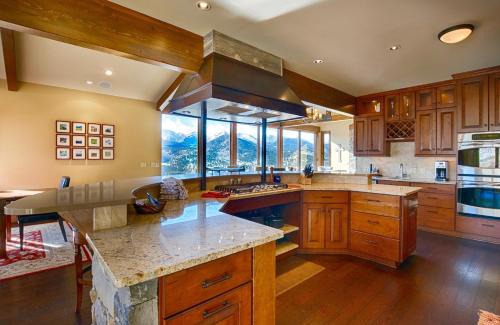 Windcliff Estates House | Stewart Highlands Home