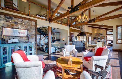 Windcliff Estates House | Stewart Highlands Home