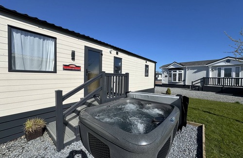 St. Andrews Cottage | Stewart Resort Lodge 3 is a beautiful lodge at a short drive to St Andrews