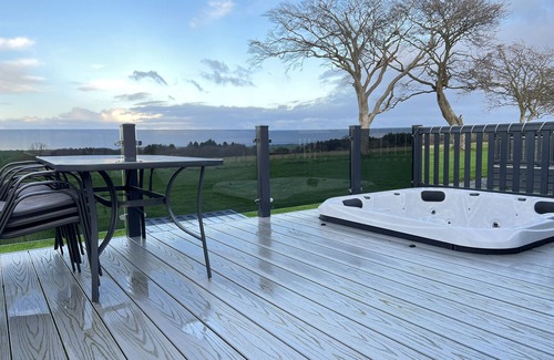 St. Andrews Cottage | Stewarts Resort Lodge 32 - a lodge that sleeps 6 guests in 3 bedrooms