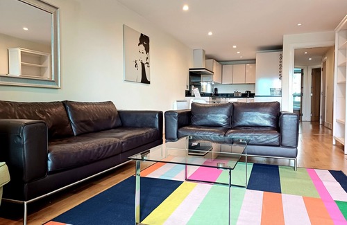 Vauxhall Apartment | Still Life Vauxhall Deluxe Two Bedroom Apartment