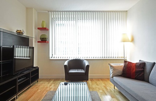 Vauxhall Apartment | Still Life Vauxhall Two Bedroom Apartment