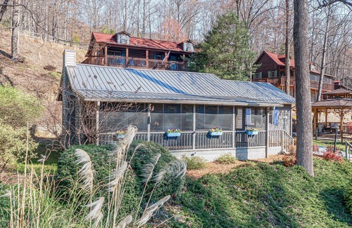 Chimney Rock Cottage | Still Standing! Cozy Cottage, Great Location!