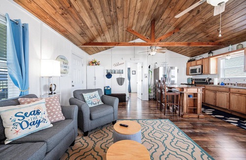 Cedar Lane House | Still Steel Beachin' - Waterfront Beach Cottage on the ICW