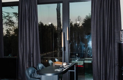 Campton Cabin | Still Water – Luxury King Cabin Overlooking the Pond w/Hot Tub, Fire Pit