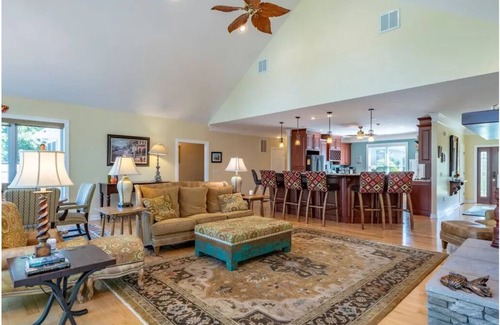 Bracey House | Still Waters Refuge | Main Lake Luxury w/Spectacular Sunset Views of Lake