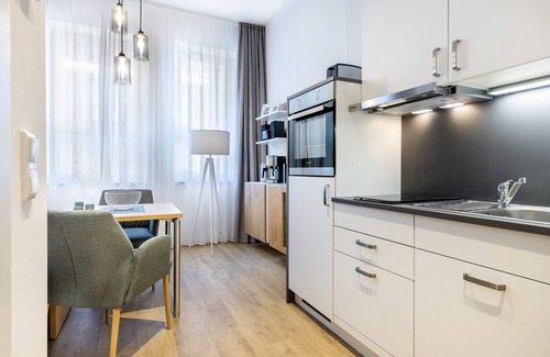 Wismar Apartment | Stilvolles 1-zimmer-apartment in Außergewöhnlicher Hafenlage im Maritimen Wismar