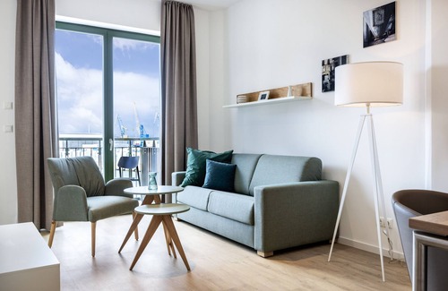 Wismar Apartment | Stilvolles, Modernes Hafenapartment mit Tollem Blick auf den Alten Hafen Wismars