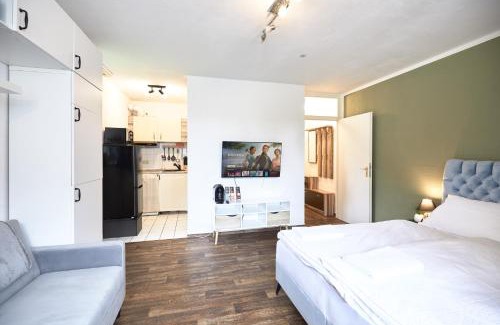 Bielefeld Apartment | Stilvolles Ruhiges Studio - PARKPLATZ, WIFI, TV EM-APARTMENTS DEUTSCHLAND