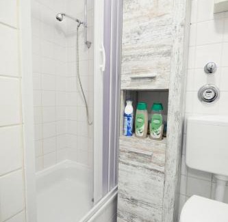 Bielefeld Apartment | Stilvolles Ruhiges Studio - PARKPLATZ, WIFI, TV EM-APARTMENTS DEUTSCHLAND