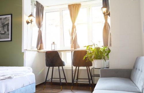 Bielefeld Apartment | Stilvolles Ruhiges Studio - PARKPLATZ, WIFI, TV EM-APARTMENTS DEUTSCHLAND