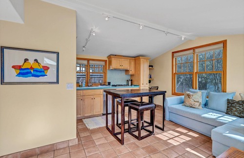 Stinson Beach Cottage | Stinson Beach Vibe - Easy Living w Garden & Outdoors Shower