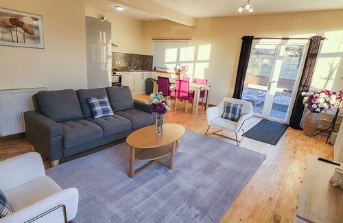 Arniston House | Stobhill 2 Bedroom House W/sofa bed - Gorebridge