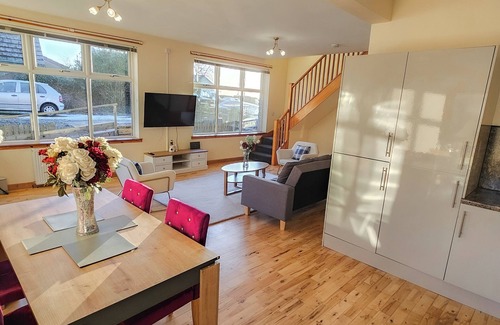 Arniston House | Stobhill 2 Bedroom House W/sofa bed - Gorebridge