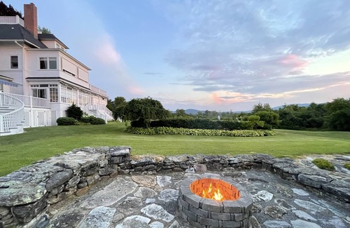 Stockbridge House | Stockbridge Estate with Mountain Views