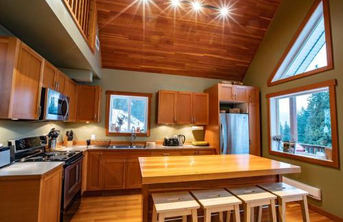 Revelstoke House | Stoke Cabin by Revelstoke Vacations