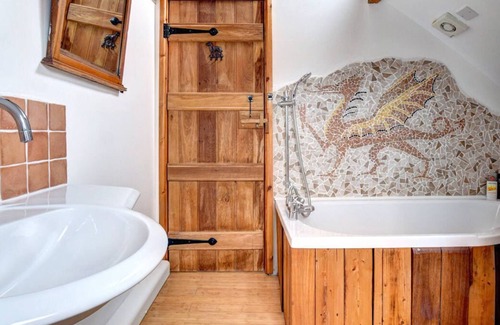 Llandysul House | Stone Barn Cottage - Ysgubor Cerrig