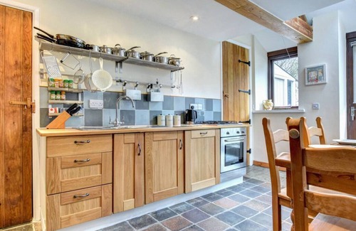Llandysul House | Stone Barn Cottage - Ysgubor Cerrig