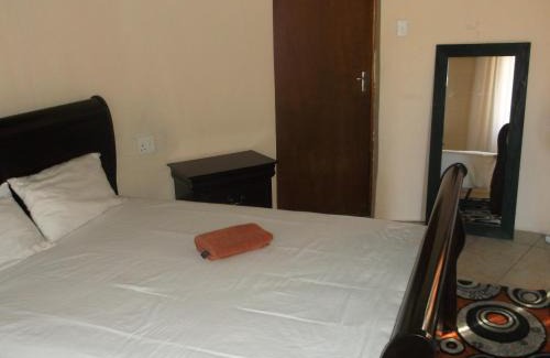 Grahamstown Bed & Breakfast | Stone Crescent Hotel