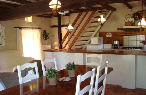 Beaugas House | Stone farmhouse with swimming pool on 20ha of meadows and woods